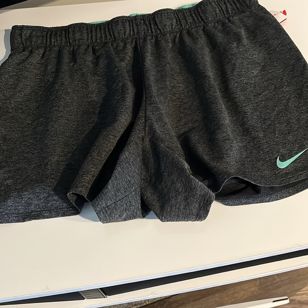 Nike Charcoal Gray Athletic Shorts for Training Size XL Draw string waist. - Picture 2 of 9